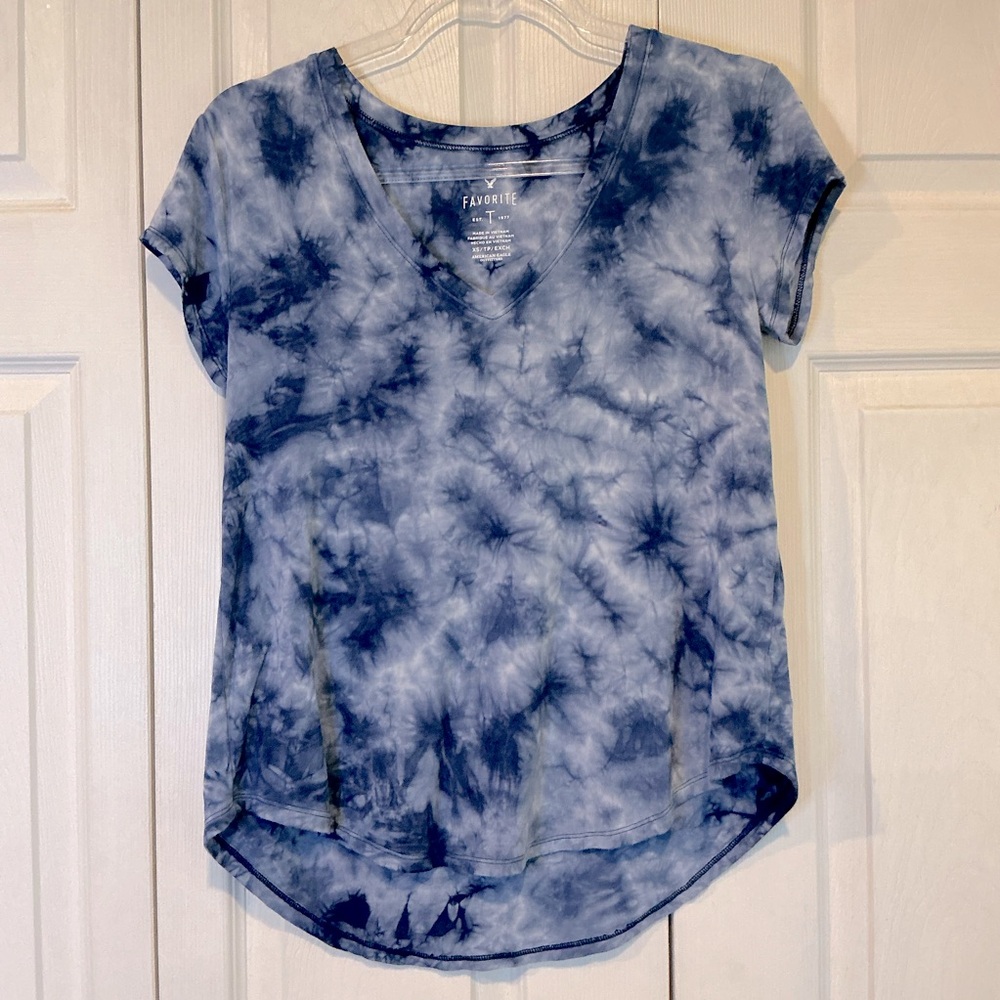 🩷 American Eagle Outfitters Favorite T Blue and White V-neck T-shirt XS (01169)